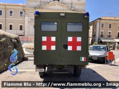 Iveco VM90 
R.O.E. 4’ Reparto Corpo Militare Sovrano Militare Ordine di Malta in Ausilio al 9’ reggimento Alpini L’Aquila 
EI 738 DJ 
Parole chiave: Iveco VM90 EI738DJ Ambulanza