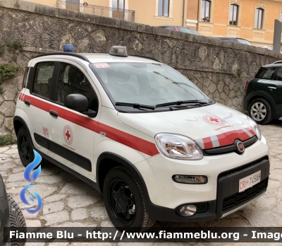 Fiat Nuova Panda 4x4 II serie 
Croce Rossa Italiana 
Comitato Regionale Abruzzo 
Allestimento Elevox 
CRI 745 AH 
Parole chiave: Fiat Nuova_Panda_4x4_IIserie CRI745AH