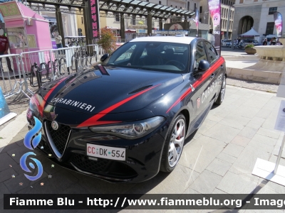 Alfa Romeo Nuova Giulia Quadrifglio 
Carabinieri
Nucleo Operativo e Radiomobile di Roma 
CC DK 554
Parole chiave: Alfa Romeo Nuova_Giulia_Quadrifoglio CCDK554