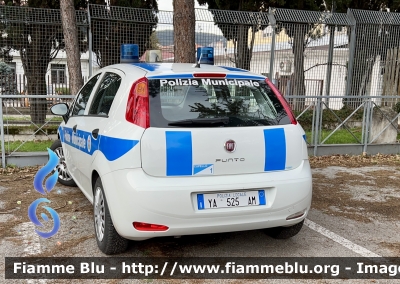 Fiat Punto VI serie 
Polizia Municipale 
Comune di Cupello (CH)
Allestimento Ciabilli
POLIZIA LOCALE YA 525 AM
Parole chiave: Fiat Punto_VIserie POLIZIALOCALEYA525AM