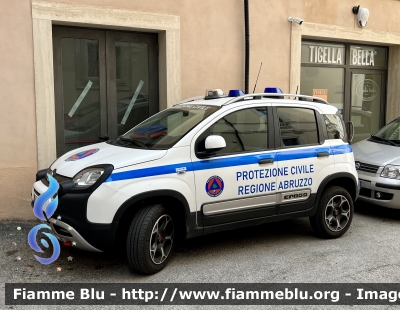 Fiat Nuova Panda Cross II serie 
Protezione Civile 
Regione Abruzzo 
Parole chiave: Fiat Nuova_Panda_Cross_IIserie