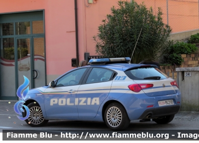 Alfa Romeo Nuova Giuletta restyle
Polizia di Stato
Allestimento NCT Nuova Carrozzeria Torinese
POLIZIA M4298
Parole chiave: Alfa-Romeo Nuova_Giulietta_restyle POLIZIAM4298