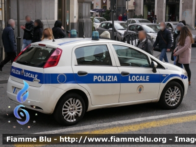 Fiat Grande Punto
Polizia Locale
Comune di Catania
Codice automezzo: 49
POLIZIA LOCALE YA 535 AD
Parole chiave: Fiat Grande_Punto PoliziaLocaleYA535AD
