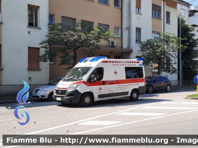 Fiat Ducato X290
Croce Rossa Italiana
Comitato di Udine
Allestimento EDM S.r.l.
Parole chiave: Fiat Ducato_X290 Ambulanza