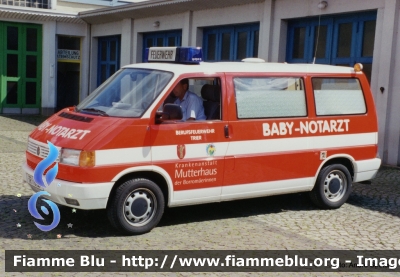 Volkswagen Transporter T4
Bundesrepublik Deutschland - Germany - Germania
Berufsfeuerwehr Trier
Parole chiave: Ambulanza Ambulance
