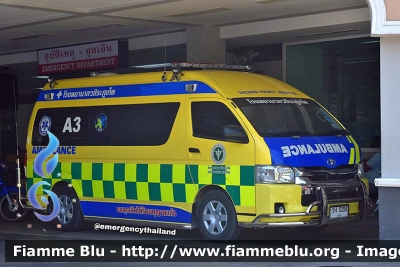 Toyota Commuter
ราชอาณาจักรไทย - Thailand - Tailandia
Vachira Phuket hospital
Parole chiave: Ambulanza Ambulance