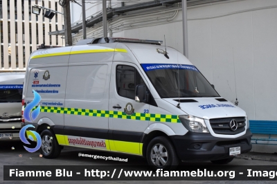 Mercedes-Benz Sprinter III serie restyle
ราชอาณาจักรไทย - Thailand - Tailandia
Vajira hospital EMS
Parole chiave: Ambulance Ambulanza