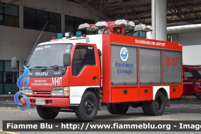 Isuzu Elf NKR
ราชอาณาจักรไทย - Thailand - Tailandia
ฝ่ายดับเพลิงและกู้ภัย ท่าอากาศยานสุวรรณภูมิท่าอากาศยานไทย - Suvarbhumi Airport Fire and Rescue Department
