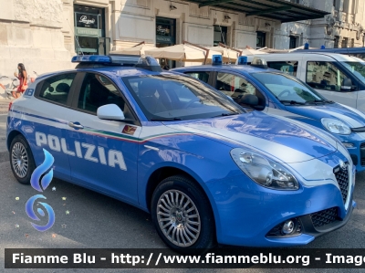 Alfa Romeo Nuova Giulietta restyle
Polizia di Stato
Polizia Ferroviaria
Allestimento FCA
POLIZIA M6269
Parole chiave: Alfa-Romeo Nuova_Giulietta_restyle POLIZIAM6269