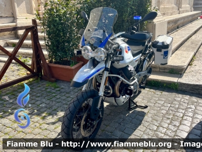 Moto Guzzi V85 TT
Polizia Roma Capitale
Parole chiave: Moto-Guzzi V85_TT