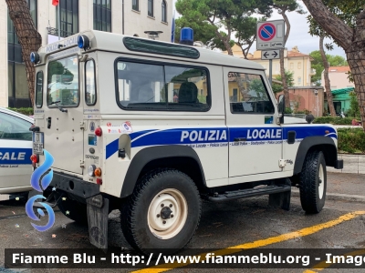 Land Rover Defender 90
Polizia Municipale
Comune di Riccione (RN)
Parole chiave: Land-Rover Defender_90