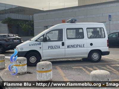 Fiat Scudo I serie
Polizia Municipale 
Comune di Sassari
Codice automezzo: 26
AS294XN
Parole chiave: Fiat Scudo_ISerie AS294XN