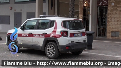 Jeep Renegade
Polizia Municipale
Comune di Follonica
Allestimento Bertazzoni
Parole chiave: Jeep Renegade