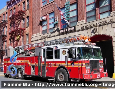 Ferrara
United States of America - Stati Uniti d'America
New York Fire Department
Ladder 132
