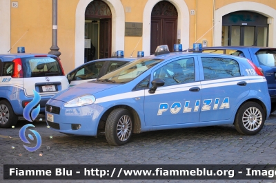 Fiat Grande Punto
Polizia di Stato
POLIZIA H6664
Parole chiave: Fiat Grande_Punto POLIZIAH6664
