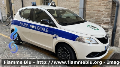 Lancia Ypsilon III Serie 
Polizia Locale 
Comune di Senigallia 
Codice automezzo: 7
POLIZIA LOCALE YA 322 AG
Parole chiave: Lancia Ypsilon III Serie POLIZIALOCALEYA322AG