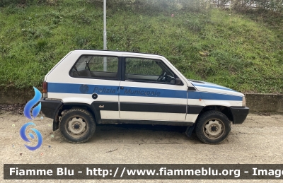 Fiat Panda 4x4 II serie
Polizia Municipale
Comune di Arsita (TE)

Veicolo dismesso e alienato
Parole chiave: Fiat Panda_4x4_IIserie