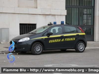 Fiat Grande Punto
Guardia di Finanza
GdiF 827 BG
Parole chiave: Fiat Grande_Punto GdiF827BG