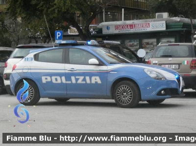 Alfa Romeo Nuova Giulietta restyle
Polizia di Stato
Squadra Volante
Allestimento NCT Nuova Carrozzeria Torinese
POLIZIA M5649
Parole chiave: Alfa-Romeo Nuova_Giulietta_Restyle POLIZIAM5649