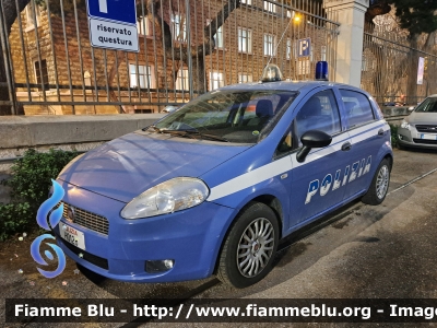 Fiat Grande Punto
Polizia di Stato
POLIZIA H0128
Parole chiave: Fiat Grande_Punto POLIZIAH0128