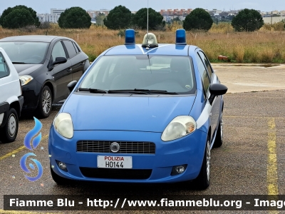 Fiat Grande Punto
Polizia di Stato
POLIZIA H0144
Parole chiave: Fiat Grande_Punto POLIZIAH0144