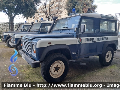 Land Rover Defender 90
Polizia Municipale
Comune di Bari (BA)
Parole chiave: Land-Rover Defender_90