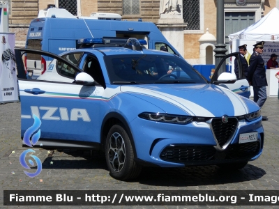 Alfa Romeo Tonale
Polizia di Stato
Squadra Volante
Allestimento FCA
POLIZIA M8241

172° Polizia di Stato
Parole chiave: Alfa-Romeo Tonale POLIZIAM8241