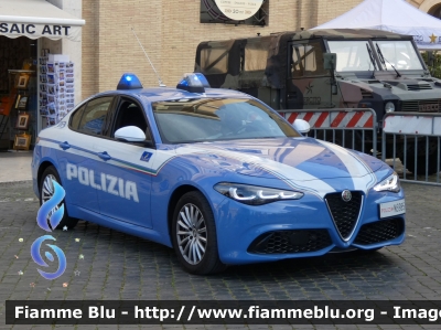 Alfa Romeo Nuova Giulia Q4
Polizia di Stato
Polizia Stradale
POLIZIA N5985
Parole chiave: Alfa-Romeo Nuova Giulia Q4 POLIZIAN5985