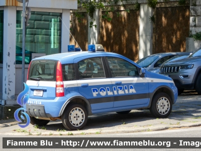 Fiat Nuova Panda 4x4 I serie
Polizia di Stato
Questura di Roma
POLIZIA H4617
Parole chiave: Fiat Nuova Panda_4x4_Iserie POLIZIAH4617